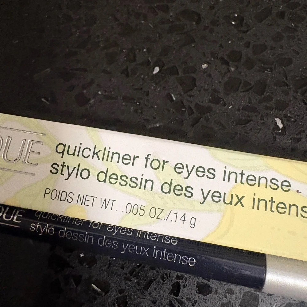 NEW Clinique quickliner black eyeliner